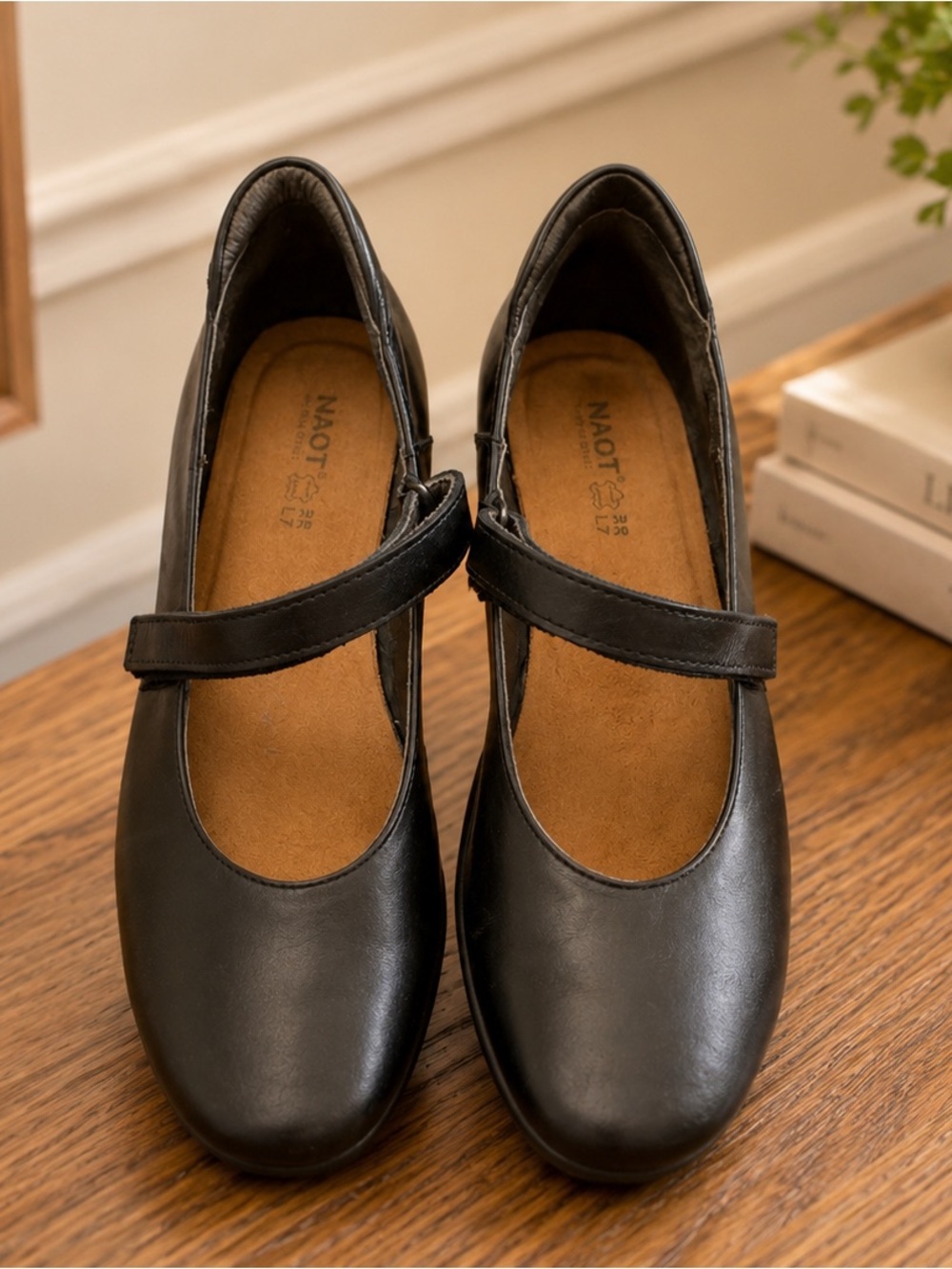 Naot “Muse” Black Leather Mary Jane Comfort Shoes Heels EU 38 US 7/7.5